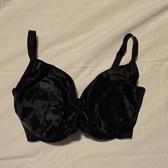 Frederick's of Hollywood Black Velvet Full-Coverage Bra - Picture 1 of 2
